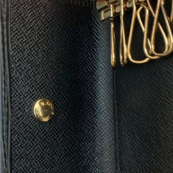 ✨️LOUIS VUITTON EPI LEATHER 6 KEY HOLDER - Picture 7 of 15